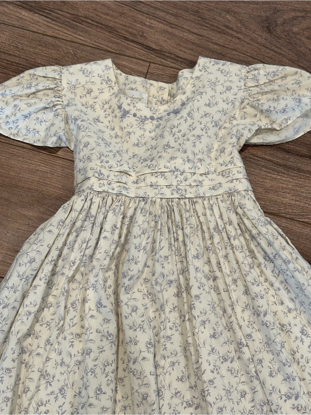 Strasburg Girls 5 Cream and Blue Floral Puff-Sleeve Pleated Waist Dress - Picture 2 of 7